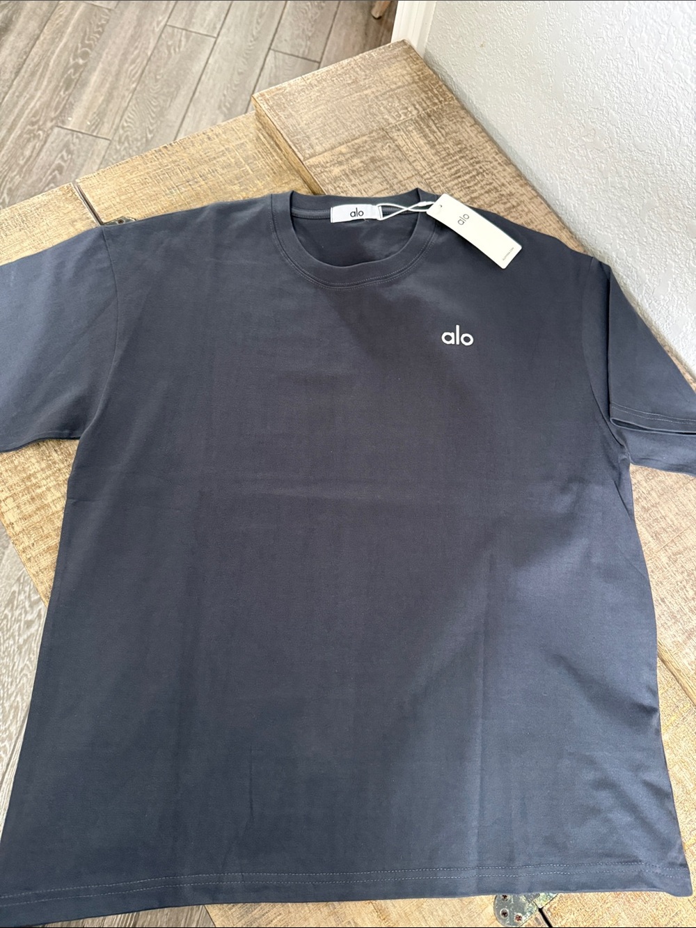 ALO Yoga Black Short-Sleeve Logo Crew Tee